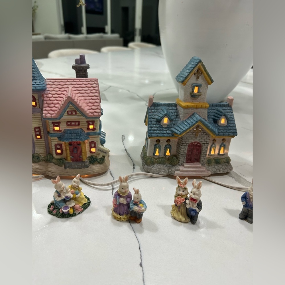 Vintage Light Up 10 Piece Easter Bunny Village Houses Ceramic Holiday Decor - Picture 3 of 9